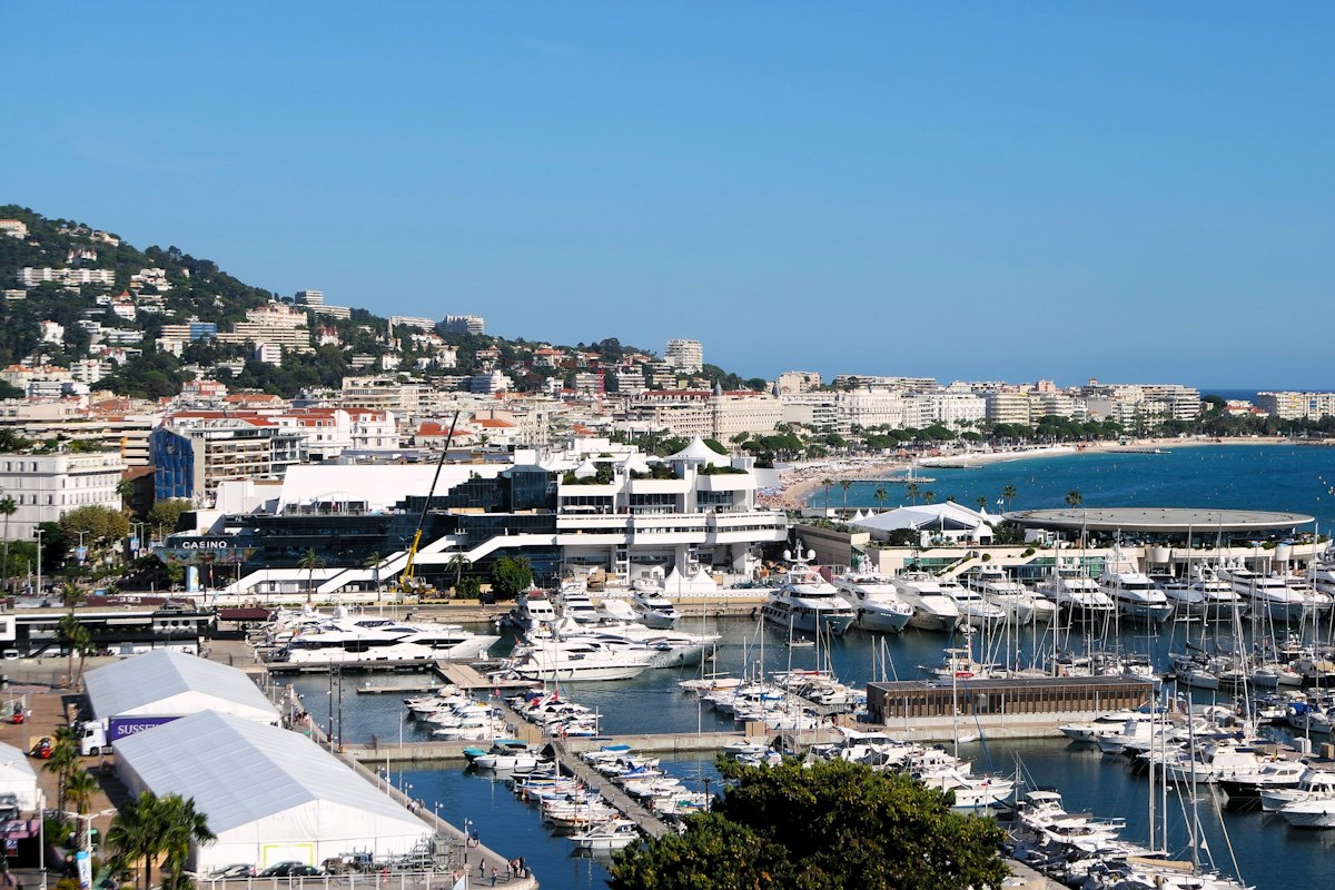 Vue du port et de la Croisette à Cannes